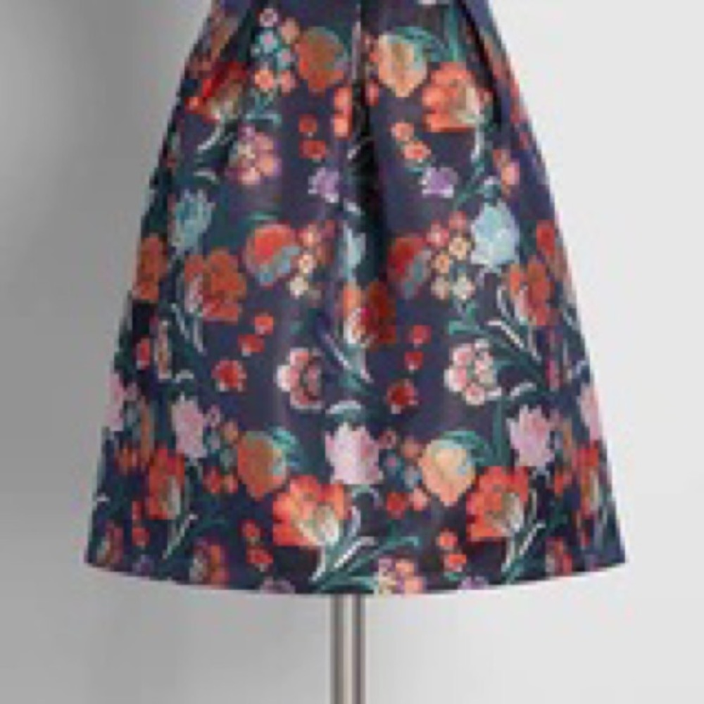 A Winsome Encounter A Line Skirt - Picture 2 of 8